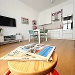 Casa Lanterna Mamaisongenova